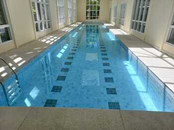 Piscina de Alvenaria com Escada em Bom Clima - Guarulhos